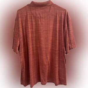 Super soft mens short sleeve 2 button shirt. Very pretty color!